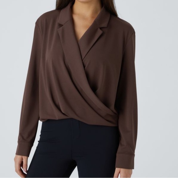 HALARA Tops - NWOT HALARA size M Crossover Long Sleeve Work Shirt